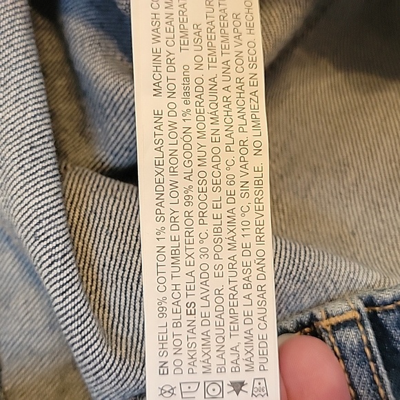 Super cute jeans NWT - Picture 9 of 9